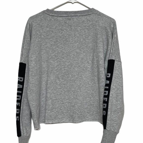 Women’s NWT NFL Raiders cropped sweatshirt - Picture 2 of 8